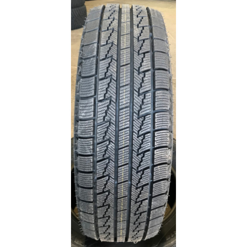 Roadstone - Win-Ice SUV - 225/60 R17